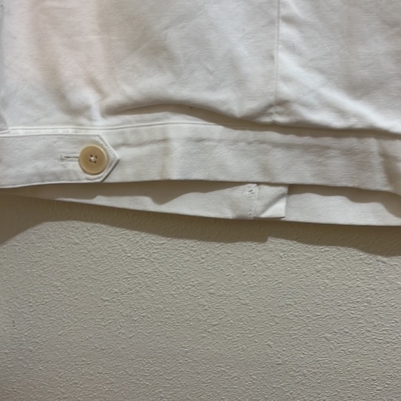 Lauren Ralph Lauren ivory colored long sleeved jacket with front zipper. Size M - Picture 9 of 9